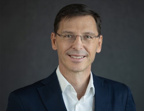 Günther Dorrer, Vorsitzender der Fachgemeinschaft Brückenbau bei bauforumstahl Günther Dorrer, Vorsitzender der Fachgemeinschaft Brückenbau beim bauforumstahl e. V.